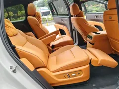 2025 Li Auto i8 Standard — фото 32