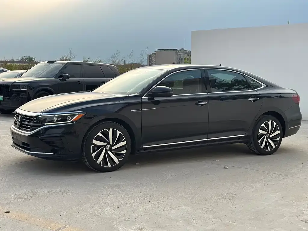 2023 Volkswagen Passat 330TSI Luxury