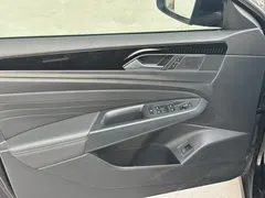 2023 Volkswagen Passat 330TSI Luxury, чёрный — фото 5