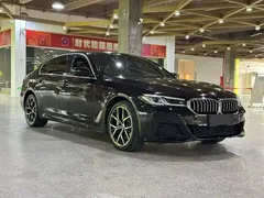 2021 BMW 5 Series 530Li Premium M Sport Package, чёрный — фото 3