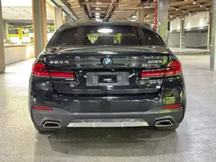 2021 BMW 5 Series 530Li Premium M Sport Package, чёрный — фото 8