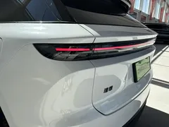 2025 Li Auto i6 4WD Standard, белый — фото 10