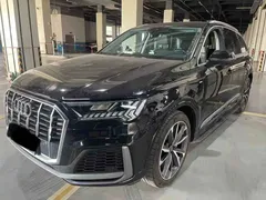 2021 Audi Q7 55 TFSI quattro S line Sport, чёрный — фото 1
