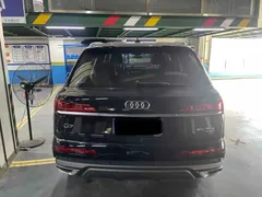 2021 Audi Q7 55 TFSI quattro S line Sport, чёрный — фото 3
