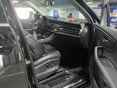 2021 Audi Q7 55 TFSI quattro S line Sport, чёрный — фото 8