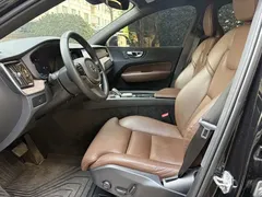 2023 Volvo XC60 4WD Luxury, чёрный — фото 4