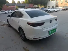 2021 Mazda 3 2.0L AT, белый — фото 5