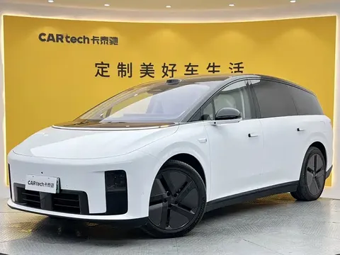 2025 Li Auto i8 Standard