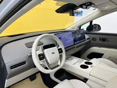 2025 Li Auto i8 Standard, белый — фото 51