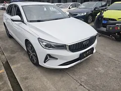 2022 Geely Emgrand 4th Gen 1.5L CVT Flagship, белый — фото 3