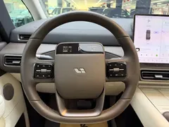 2024 Li Auto MEGA Ultra, белый — фото 10