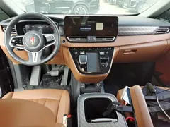 2024 Hongqi HQ9 2.0T PHEV 4WD Business — фото 10