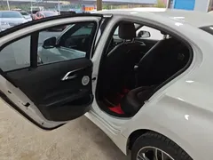 2022 BMW 1 Series 120i M Sport, белый — фото 6