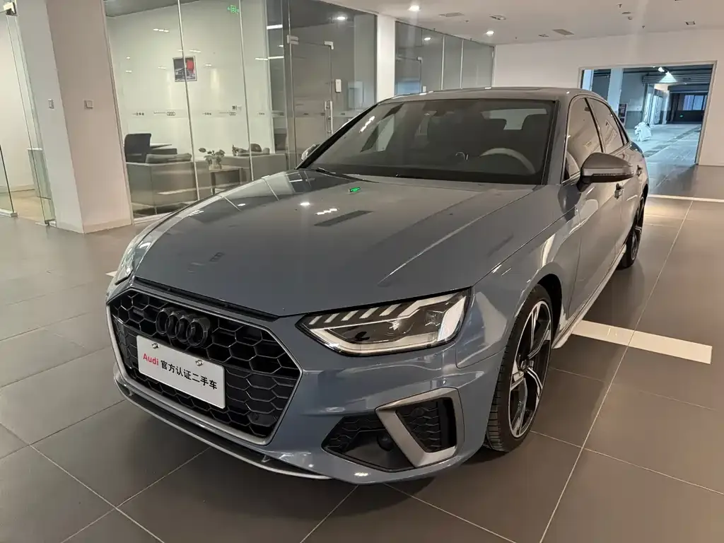 2022 Audi A4L 40 TFSI quattro RS Package
