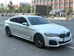 2021 BMW 5 Series 525Li M Sport Package, белый — фото 2