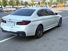 2021 BMW 5 Series 525Li M Sport Package, белый — фото 4