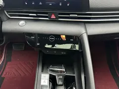 2022 Hyundai Elantra 1.5L CVT 20th Anniversary, белый — фото 17