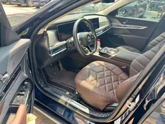 2023 BMW 7 Series 735Li M Sport Package, чёрный — фото 2