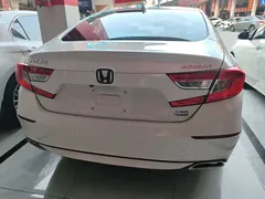 2018 Honda Accord 260TURBO Elite, белый — фото 6