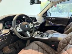 2022 BMW X5 30Li Premium M Sport Package, чёрный — фото 6