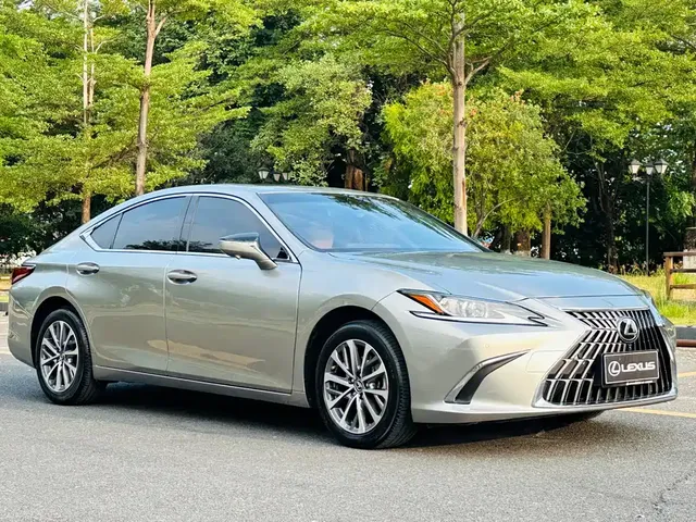 2023 Lexus ES 260 Excellence
