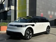 2025 Zeekr Mix Smart Driving, белый — фото 2