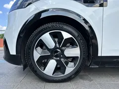 2025 Zeekr Mix Smart Driving, белый — фото 18
