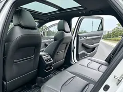 2023 Geely Preface 1.5TD Kunlun, белый — фото 6