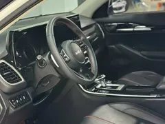 2021 Kia Seltos 1.5L CVT Trend, белый — фото 4
