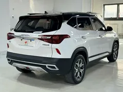 2021 Kia Seltos 1.5L CVT Trend, белый — фото 9