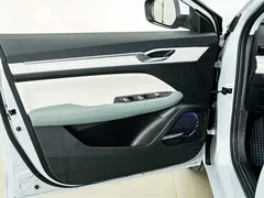 2022 Geely Emgrand L HiP 1.5TD-DHT PHEV Pro 100KM Super — фото 17