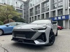 2022 Changan UNI-V 1.5T Premium — фото 1