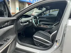 2022 Changan UNI-V 1.5T Premium — фото 9