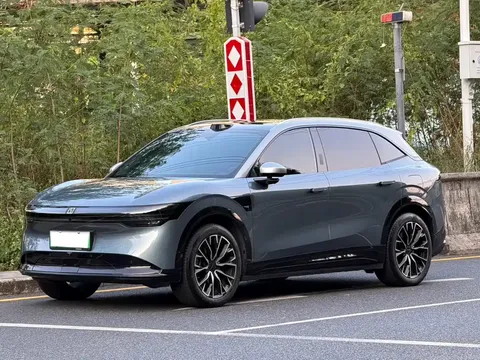 2025 Zeekr 7X 75kWh RWD Smart Driving