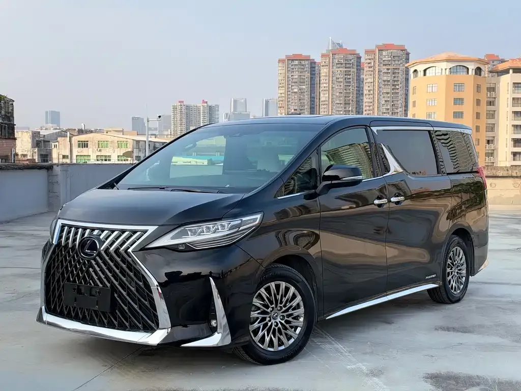 2020 Lexus LM 300h 7-seat