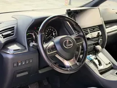 2020 Lexus LM 300h 7-seat, чёрный — фото 5