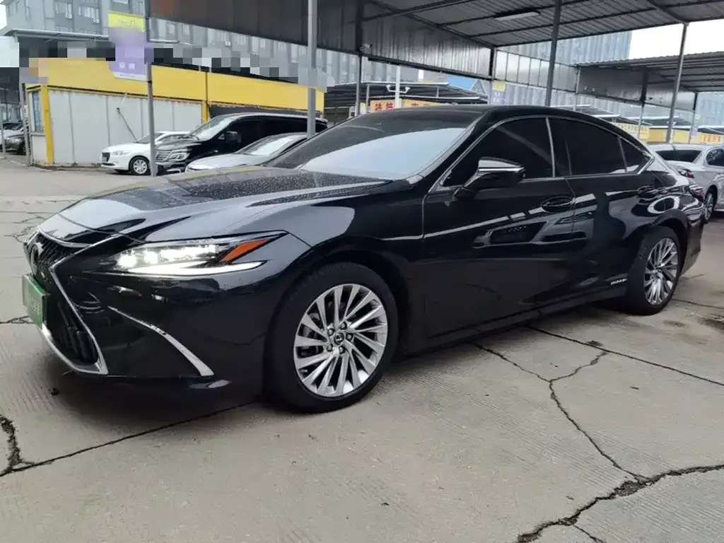 2021 Lexus ES 300h Hybrid Premium
