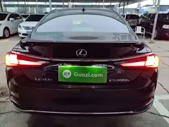 2021 Lexus ES 300h Hybrid Premium, чёрный — фото 6