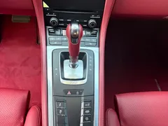 2022 Porsche 718 Cayman 2.0T, белый — фото 15