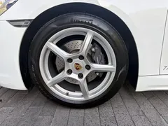 2022 Porsche 718 Cayman 2.0T, белый — фото 16