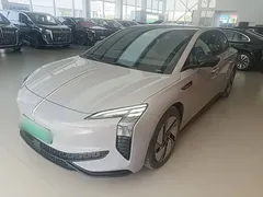 2025 Hongqi EH7 640 4WD — фото 1