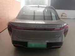 2025 Hongqi EH7 640 4WD — фото 6