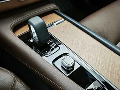 2022 Volvo XC90 7-seat, чёрный — фото 13