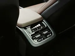 2022 Volvo XC90 7-seat, чёрный — фото 15