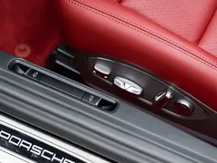2022 Porsche 718 Boxster 2.0T — фото 18