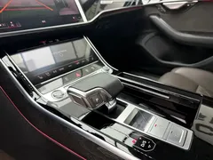 2022 Audi A8L 50 TFSI quattro Comfort Collector's Edition, чёрный — фото 13