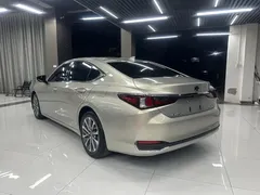 2021 Lexus ES 200 Excellence — фото 7