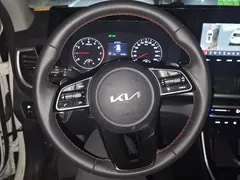 2021 Kia Seltos 1.5L CVT, белый — фото 15