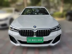 2021 BMW 5 Series 530Li Leading M Sport Package, белый — фото 2