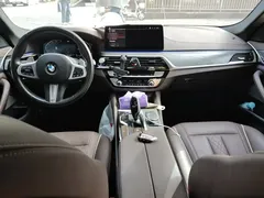 2021 BMW 5 Series 530Li Leading M Sport Package, белый — фото 5